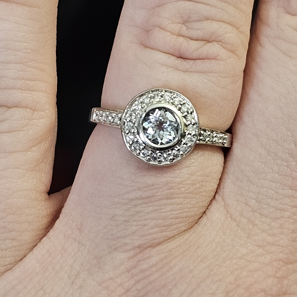 New. 14k white gold aquamarine & diamond ring size 7 1/4. Amazing color to the a - Picture 9 of 9